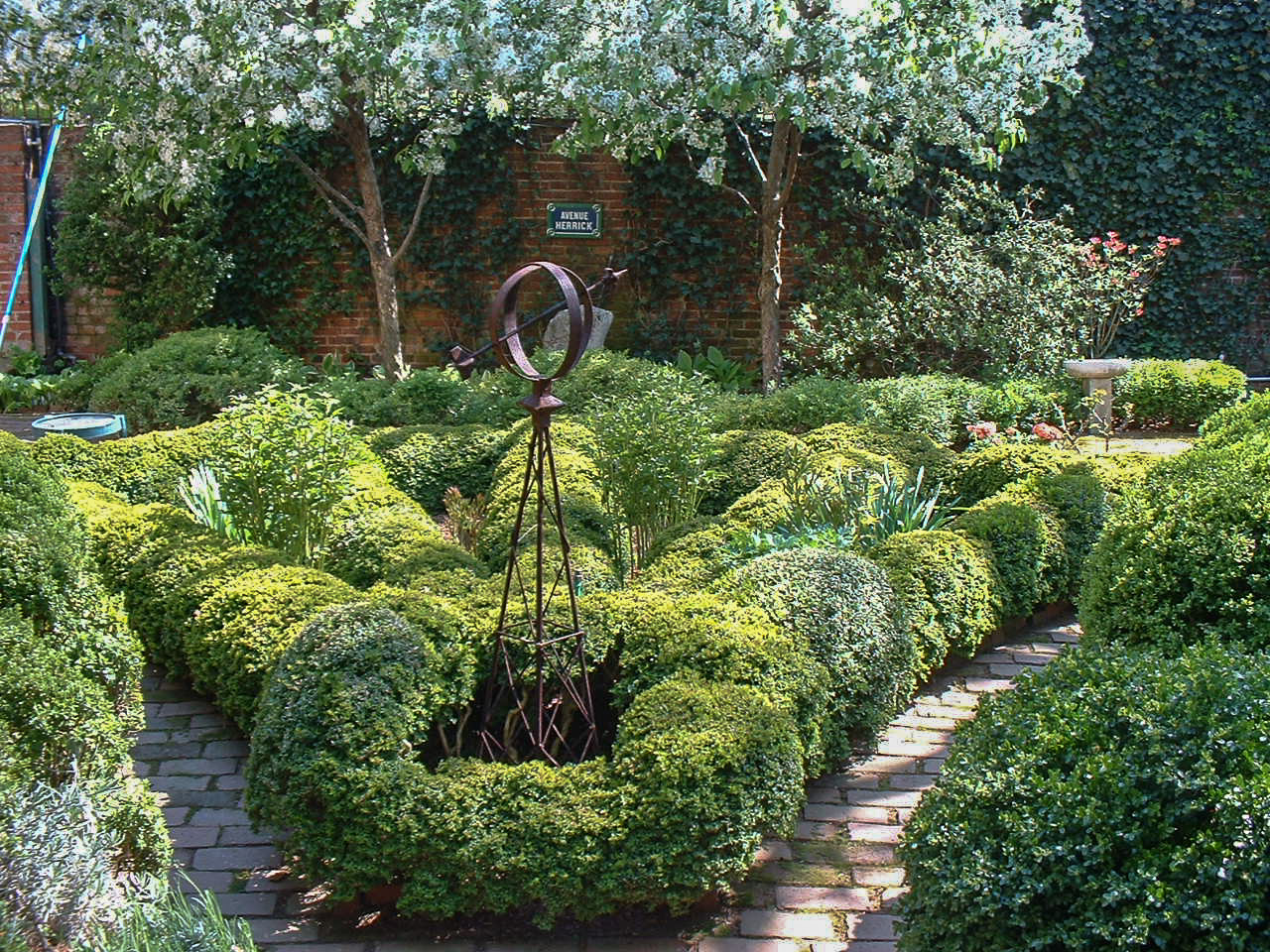 A famous Georgetown garden with paths lined in a variety of old boxwoods. : Georgetown, Capitol Hill, and NW Gardens : CITYSCAPES® Landscaping LLC