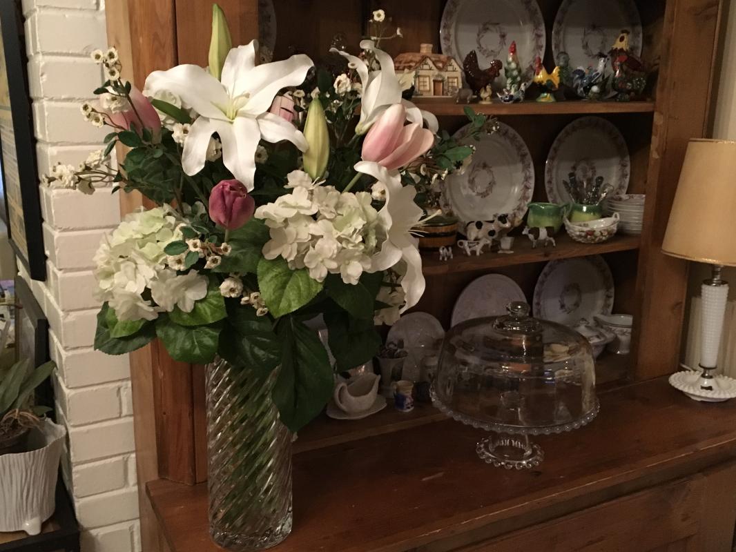 Faux Lily, Tulip and Hydrangea in glass vase.
 : Holiday Decorating, Faux Plant and Flower Installations : CITYSCAPES® Landscaping LLC