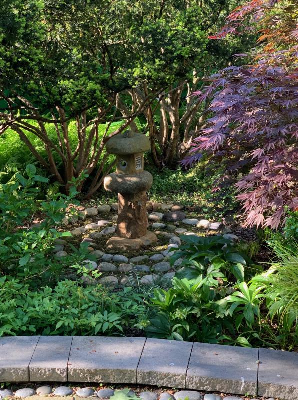 Close up of Zen vignette. : Suburban Gardens : CITYSCAPES® Landscaping LLC